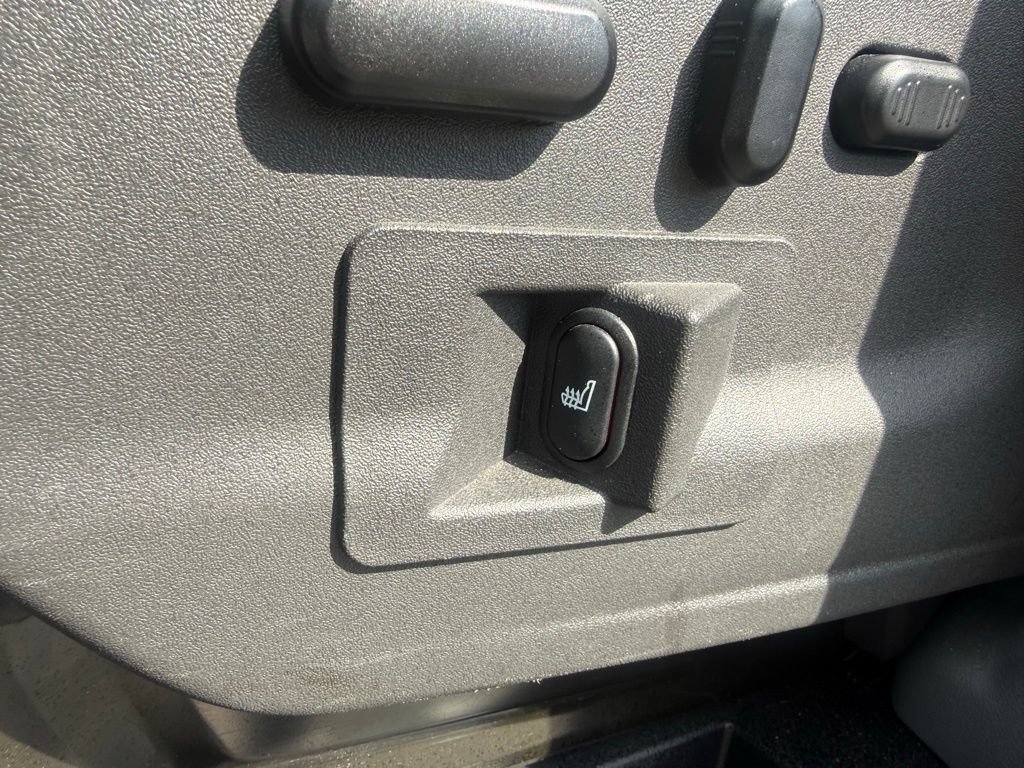 Used 2019 Ford Transit 150 XLT RWD image 18