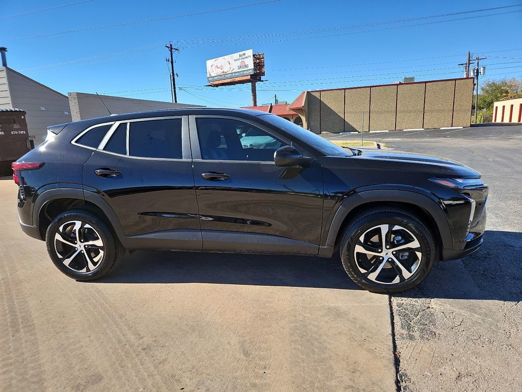 Used 2025 Chevrolet Trax RS w/ Driver Confidence Package image 12
