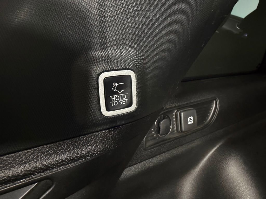 Used 2025 Jeep Grand Cherokee Laredo w/ Luxury Tech Group I image 29