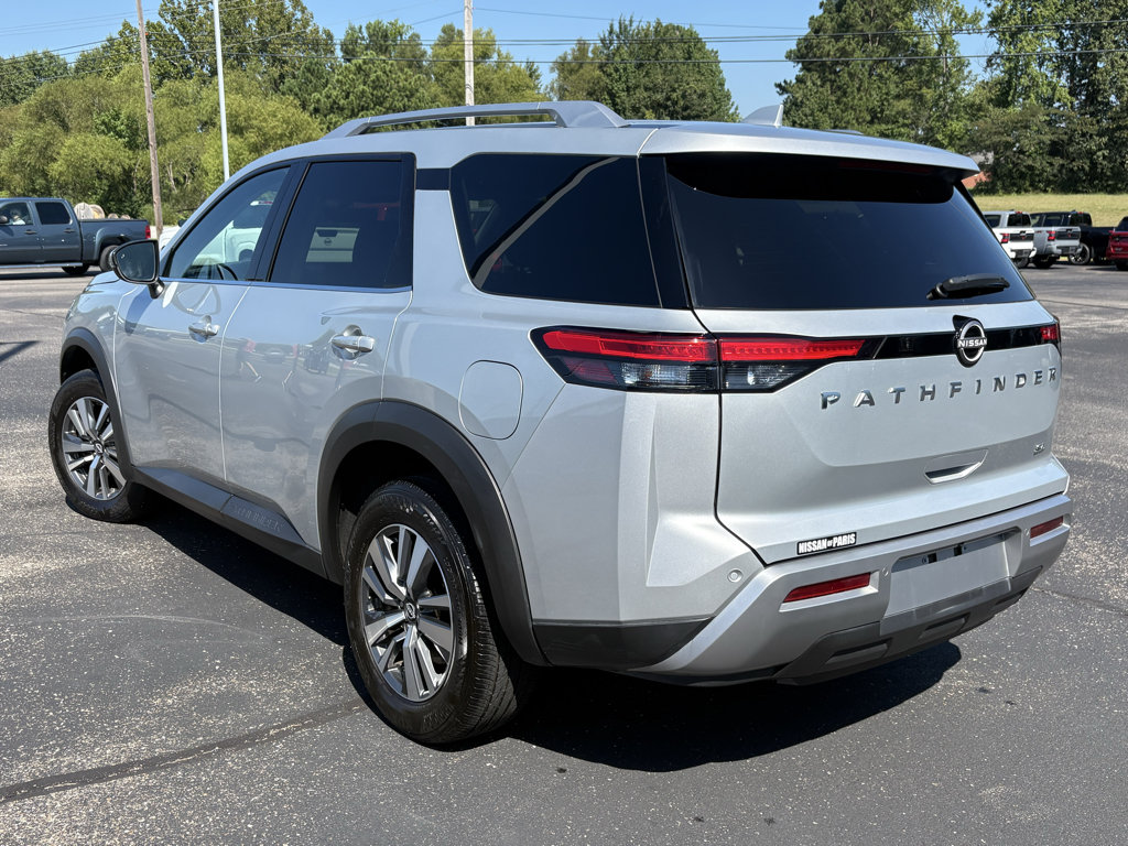 Used 2025 Nissan Pathfinder SL FWD image 9