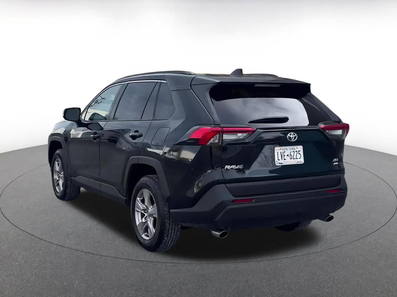 Used 2025 Toyota RAV4 XLE image 11