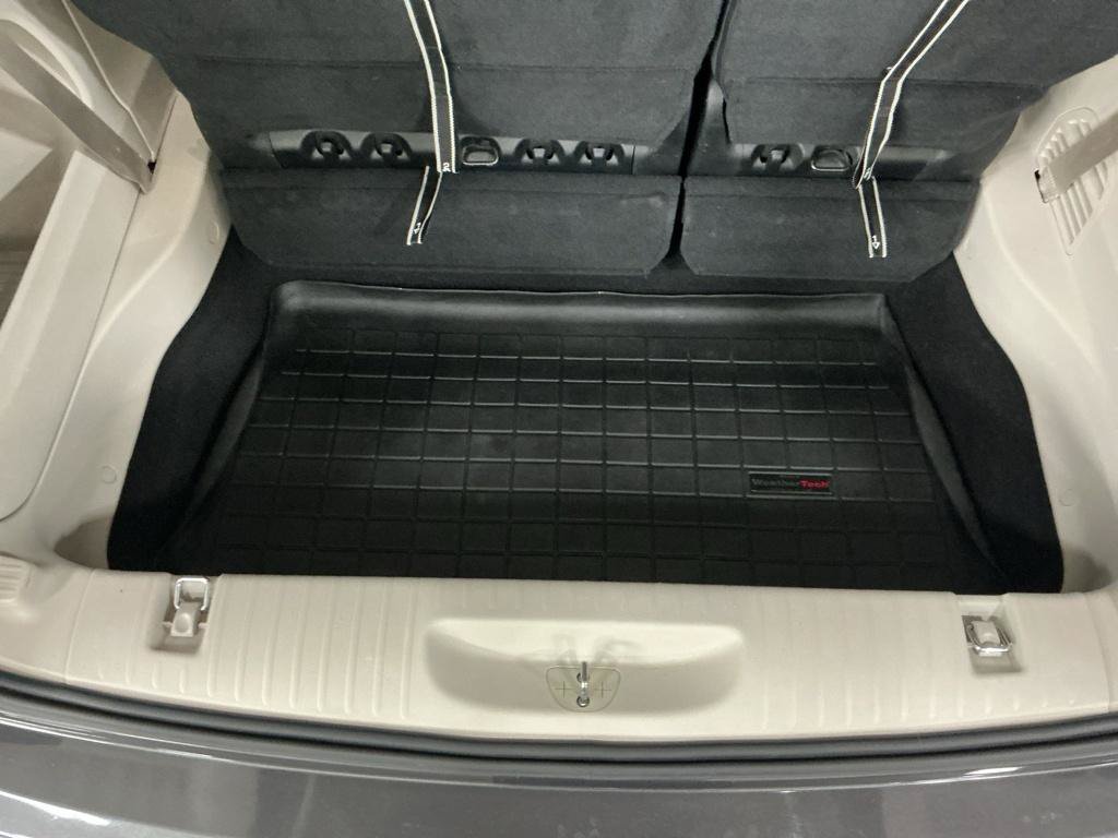 Used 2019 Chrysler Pacifica Touring Plus w/ Tire & Wheel Group FWD image 11