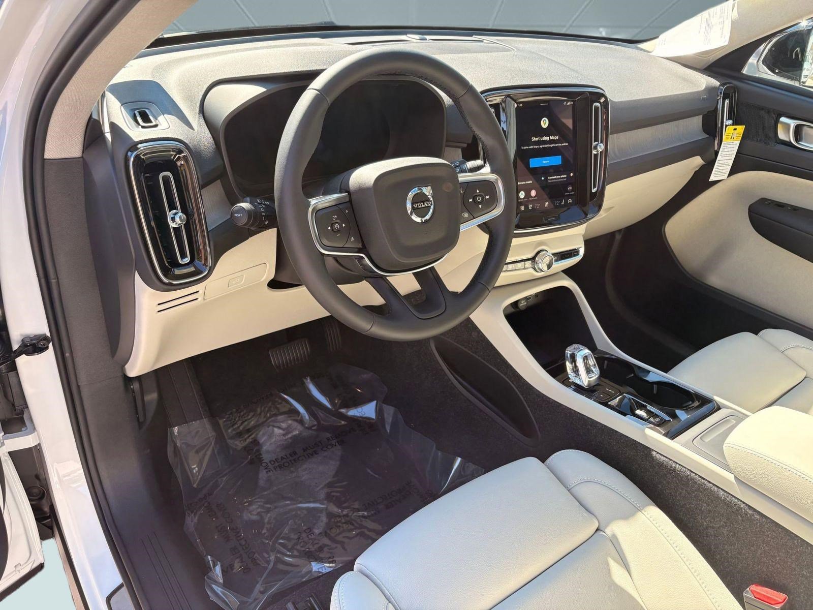 New 2026 Volvo XC40 B4 Plus w/ Climate Package image 4