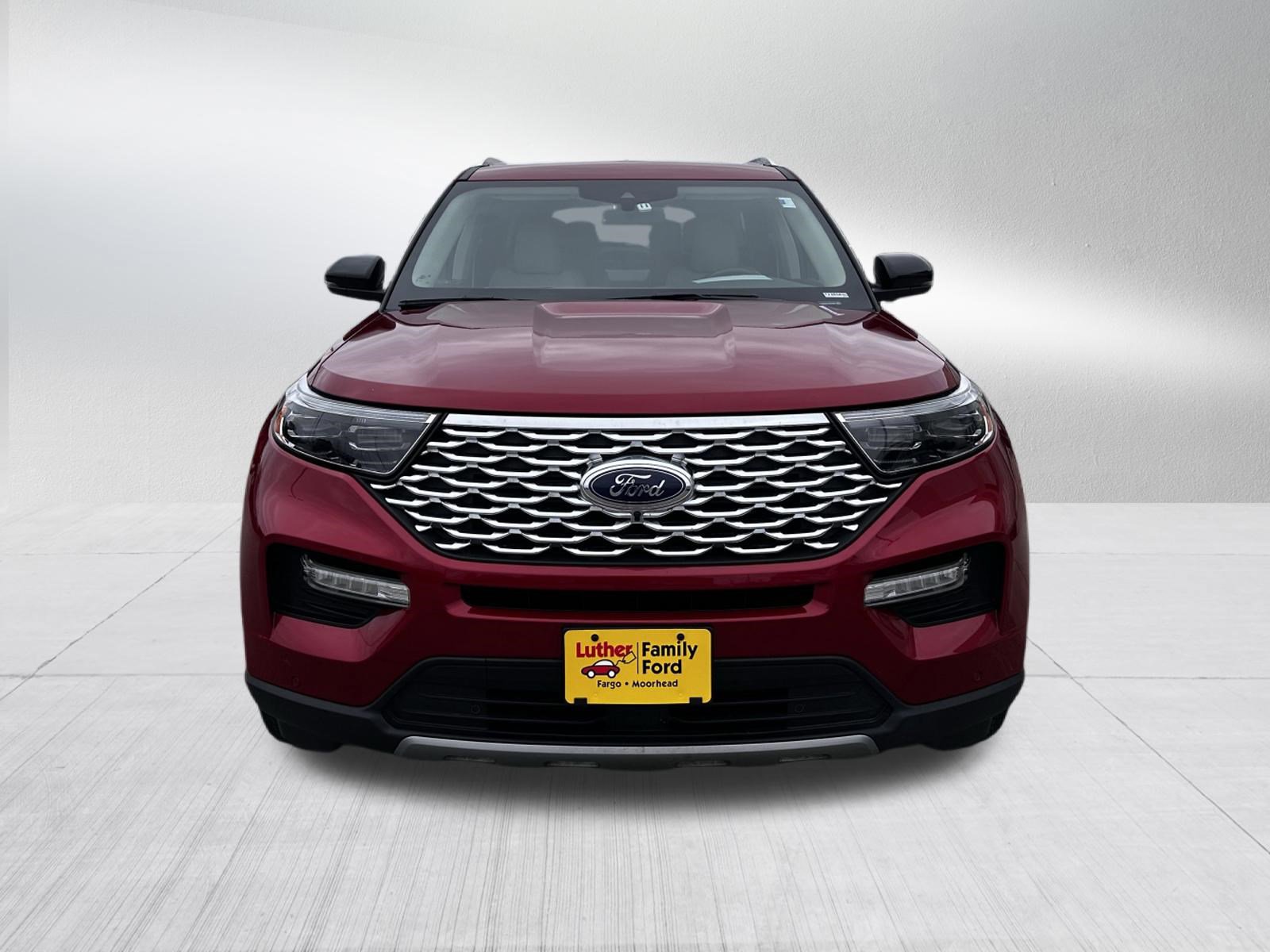 Used 2020 Ford Explorer Platinum w/ Premium Technology Package AWD/4WD image 2