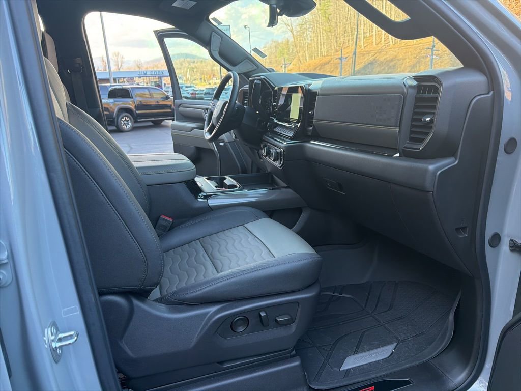 Certified 2024 Chevrolet Silverado 2500 ZR2 w/ Technology Package image 18