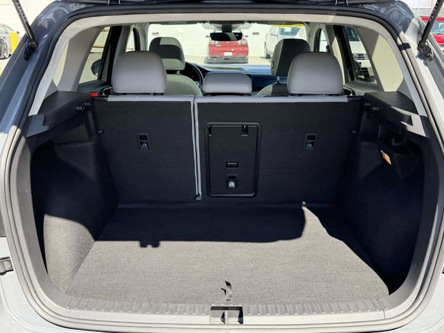 Used 2023 Volkswagen Taos SE w/ Panoramic Sunroof Package image 10