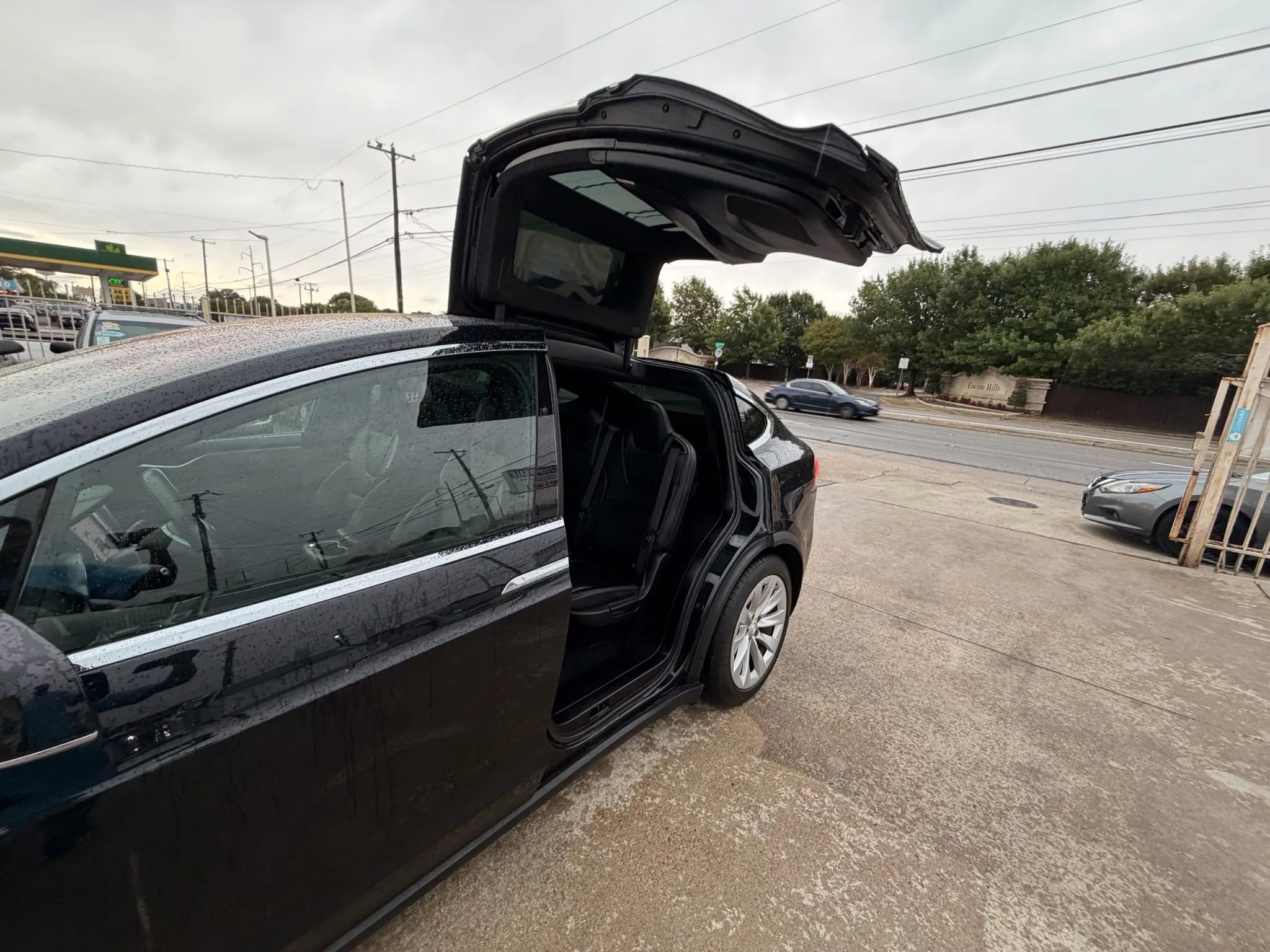 Used 2017 Tesla Model X 100D image 23