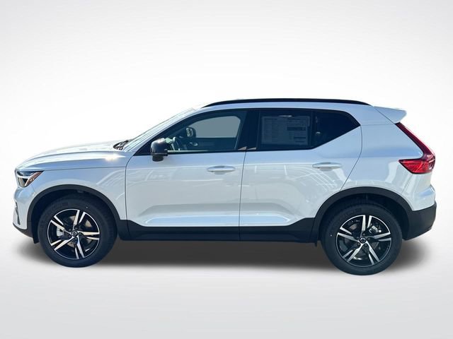 New 2026 Volvo XC40 B5 Core image 5