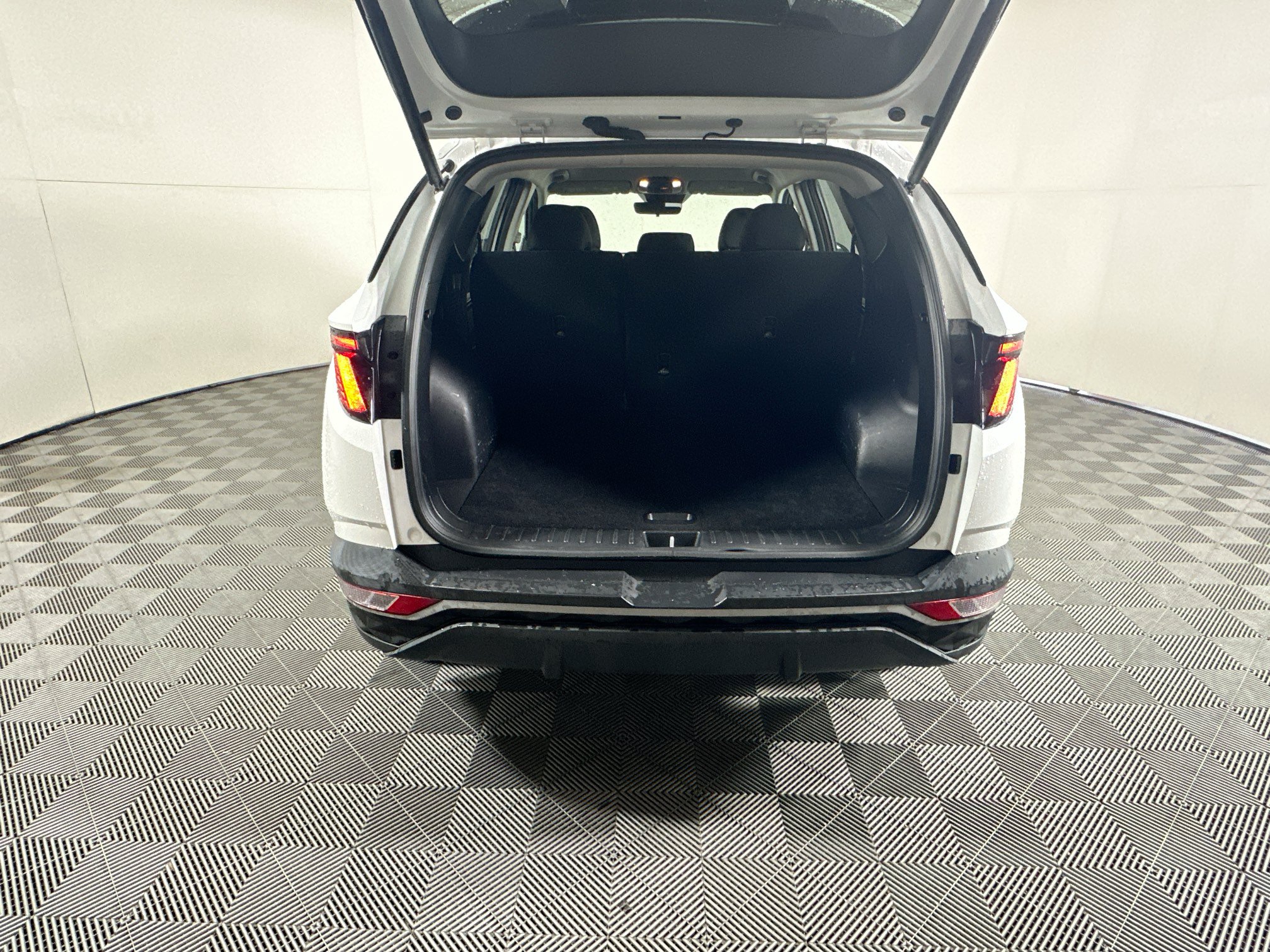 Used 2023 Hyundai Tucson SEL FWD image 31