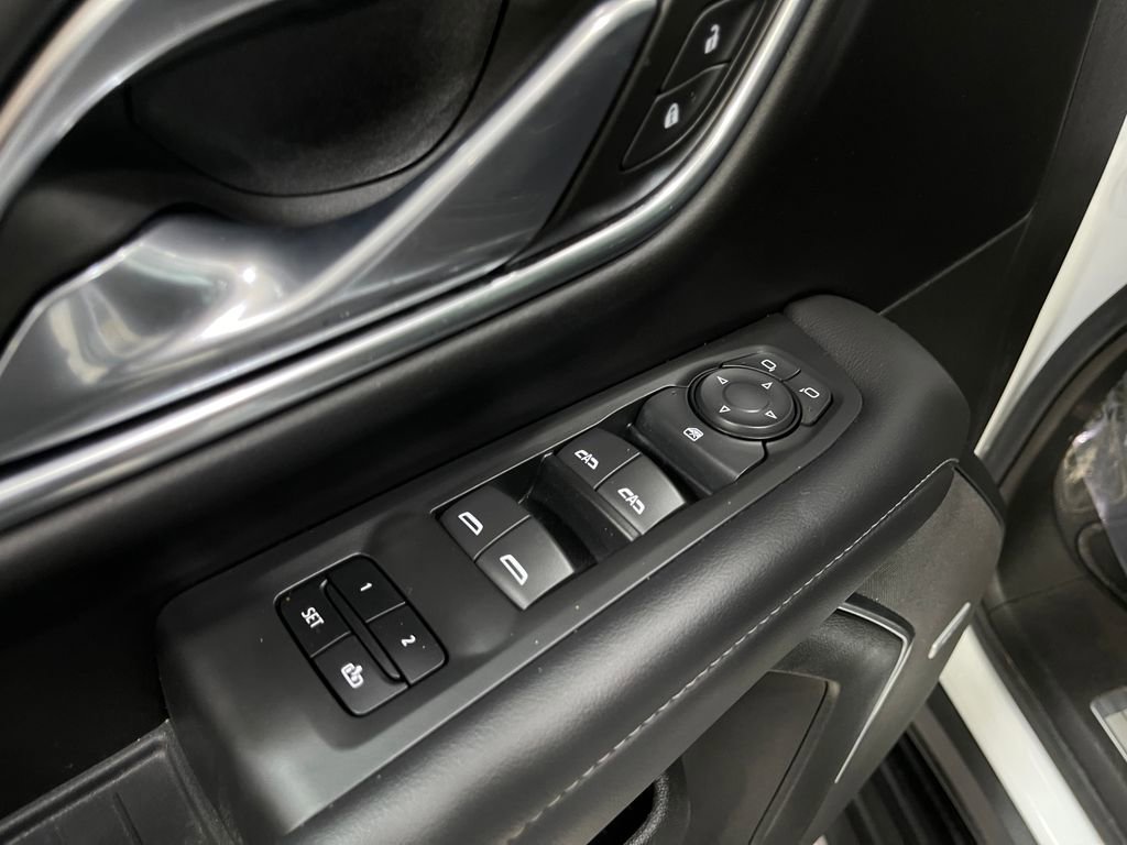 Used 2021 Chevrolet Suburban LT image 15