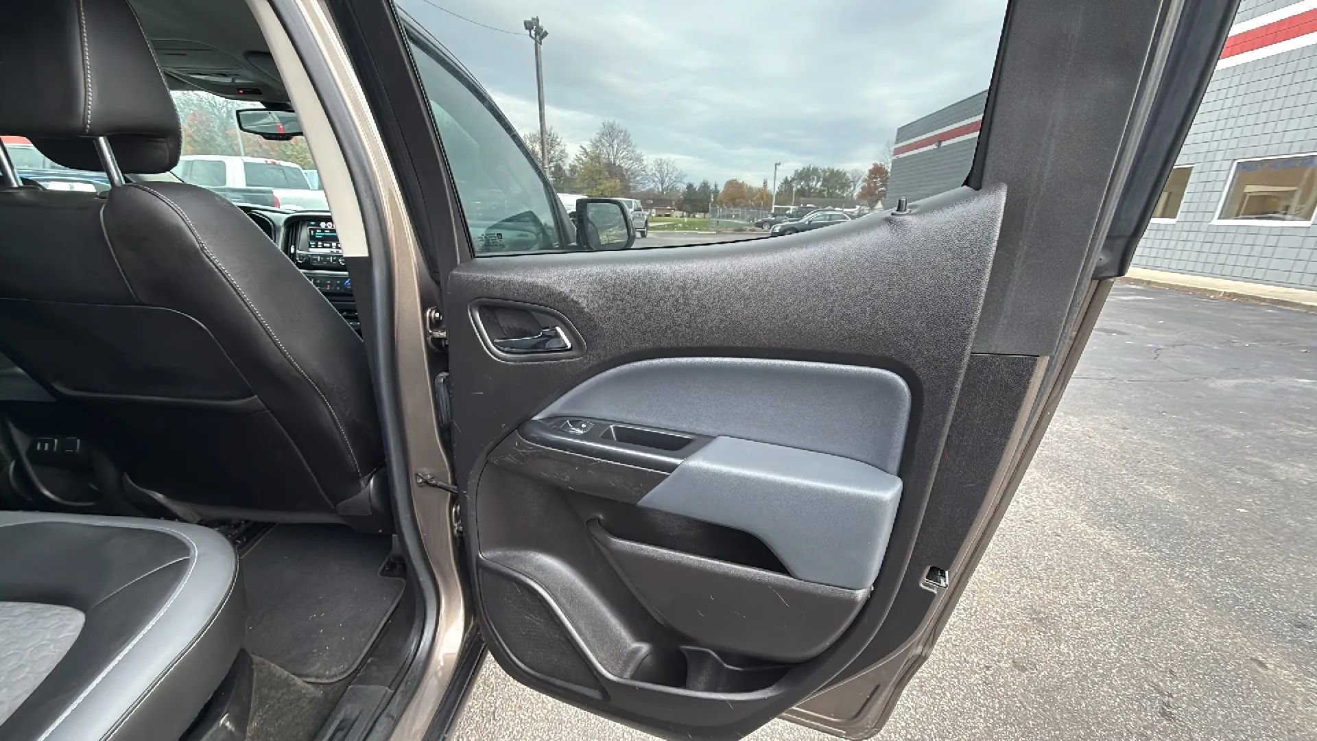 Used 2016 Chevrolet Colorado Z71 image 14