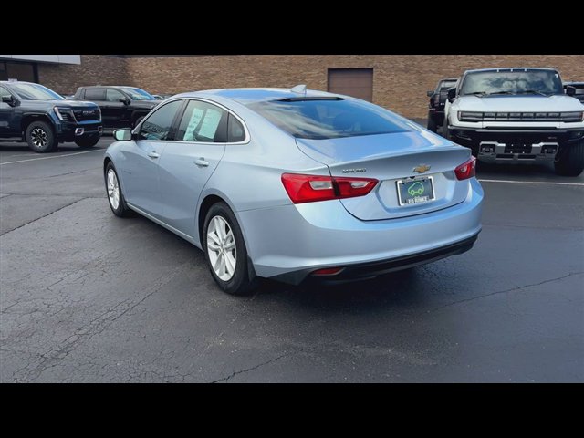 Used 2017 Chevrolet Malibu LT image 7