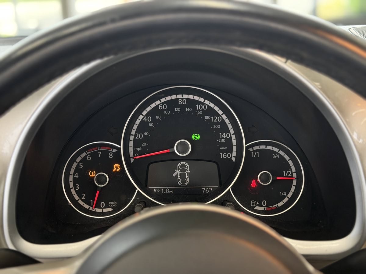 Used 2013 Volkswagen Beetle 2.5 FWD image 40