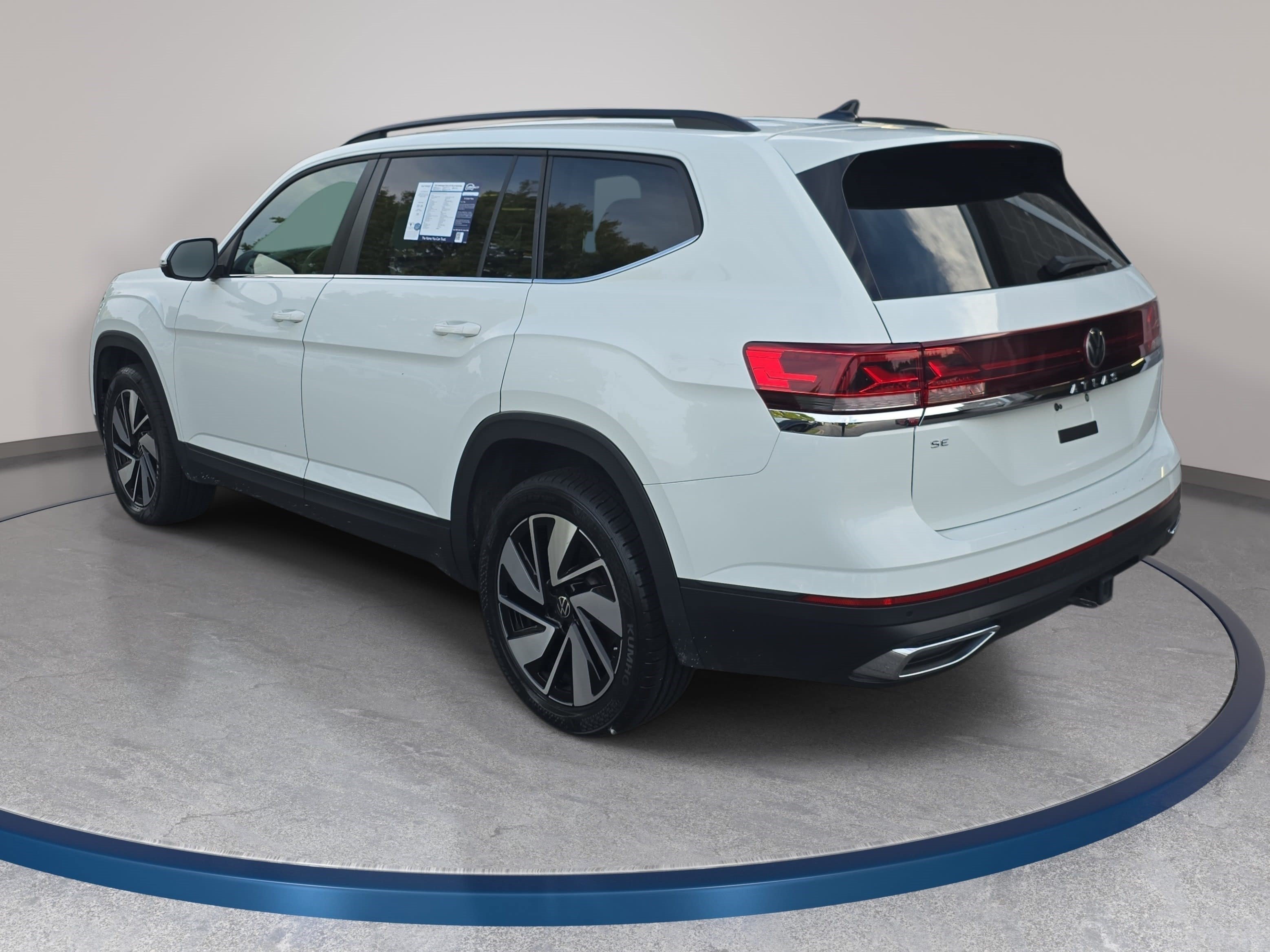 Used 2025 Volkswagen Atlas SE FWD image 7