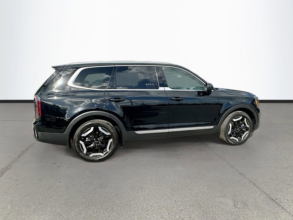 Used 2024 Kia Telluride EX w/ EX Captain's Chair Package AWD/4WD image 8
