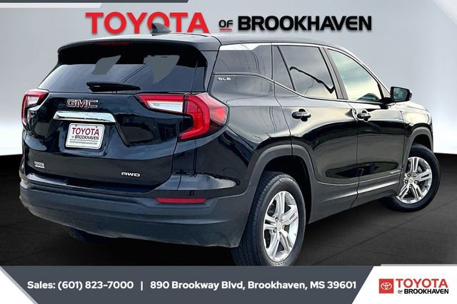 Used 2024 GMC Terrain SLE image 11