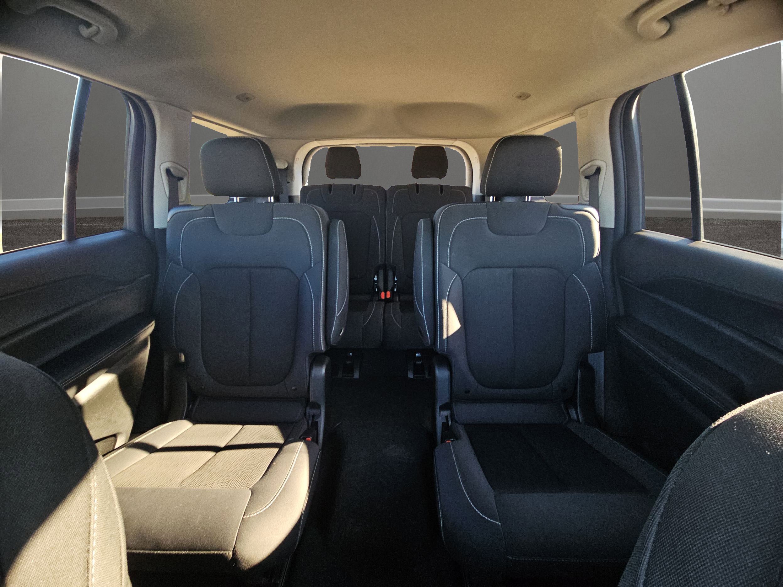 Used 2023 Jeep Grand Cherokee L Laredo w/ Luxury Tech Group I AWD/4WD image 16