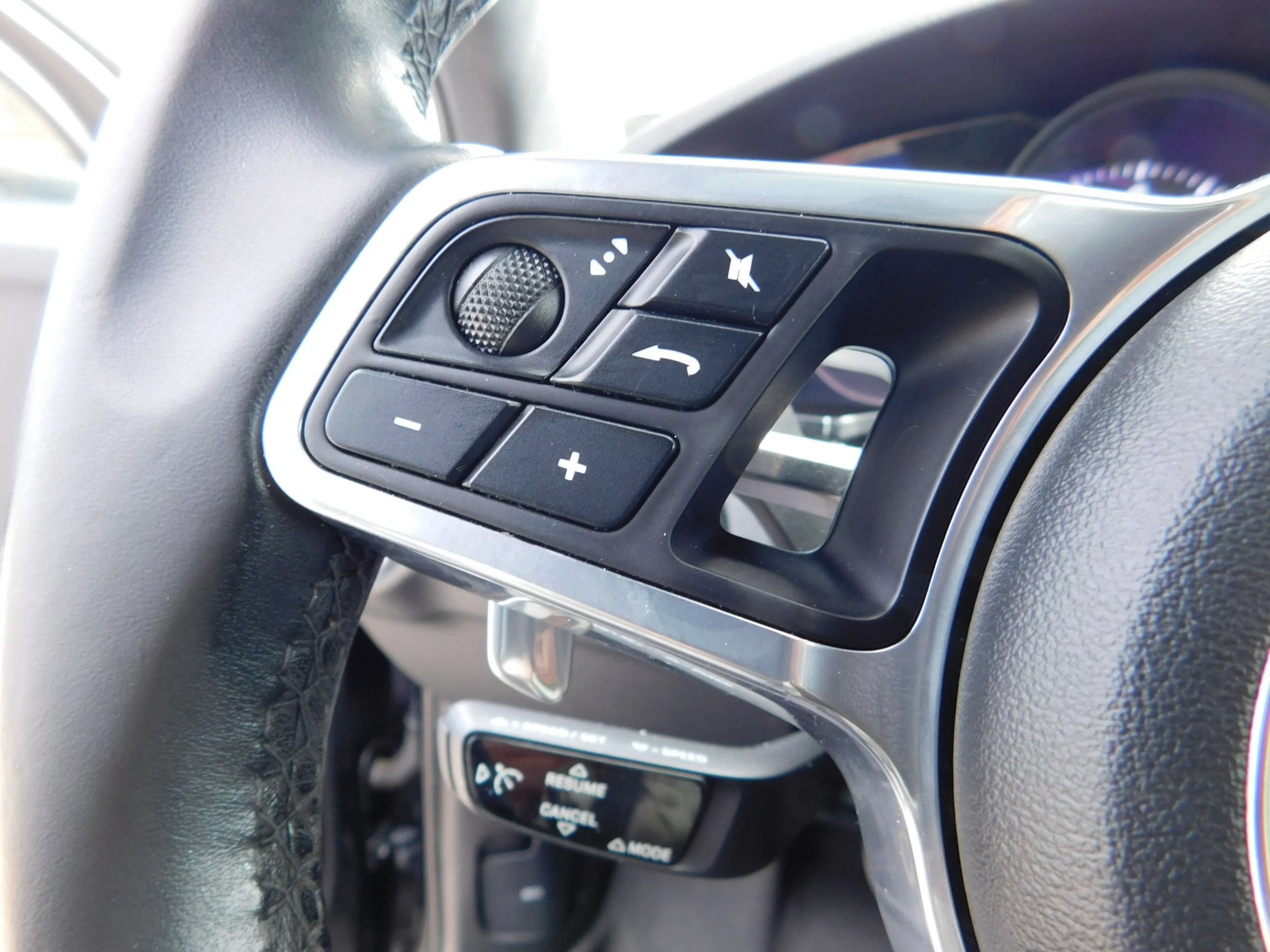 Used 2020 Porsche Cayenne AWD/4WD image 23