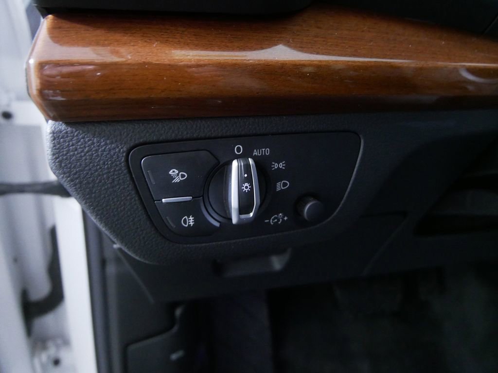 Used 2021 Audi Q5 2.0T Premium image 19