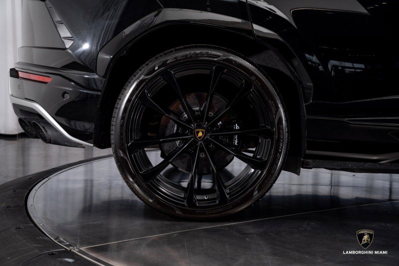 Used 2019 Lamborghini Urus image 16