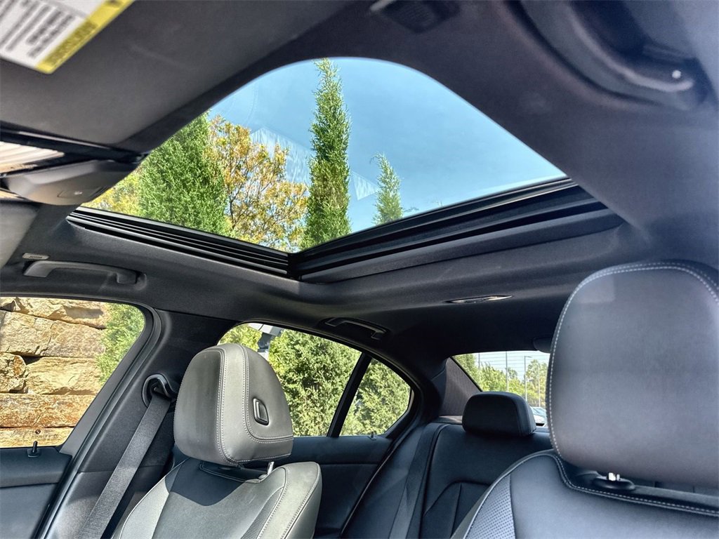 Used 2024 BMW 330i Sedan image 19