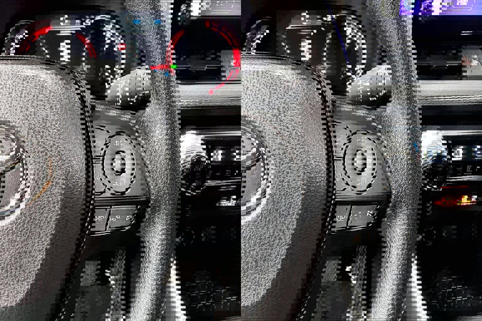 Used 2025 Toyota RAV4 XLE AWD/4WD image 25