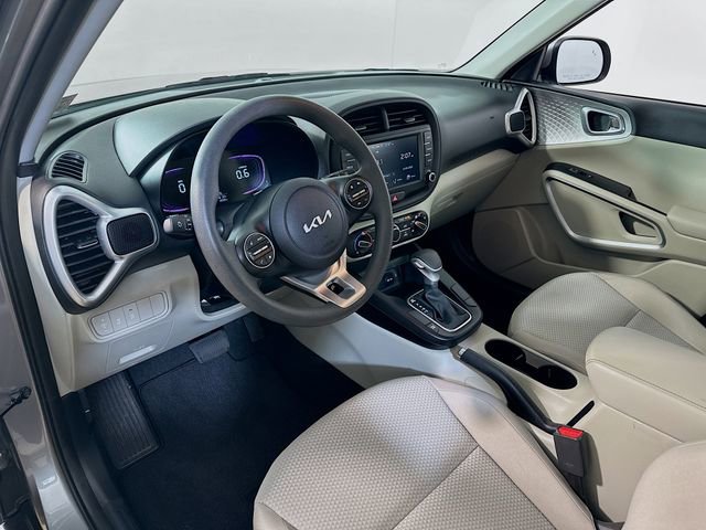 Used 2025 Kia Soul LX w/ LX Technology Package image 13