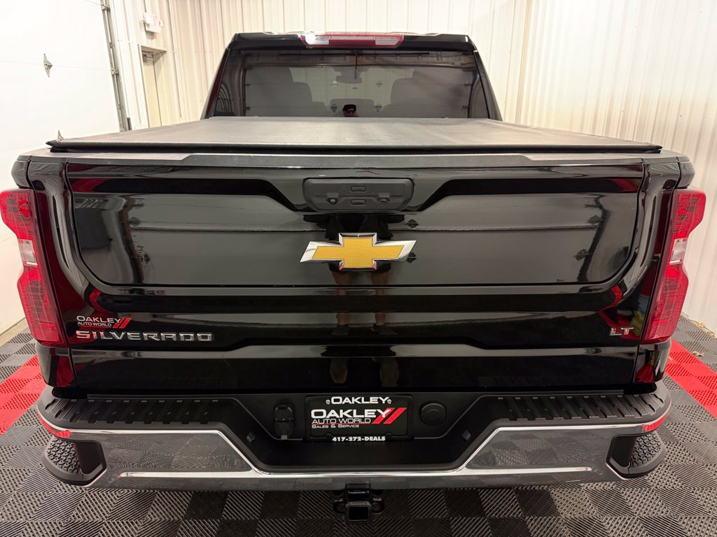 Used 2024 Chevrolet Silverado 1500 LT AWD/4WD image 3