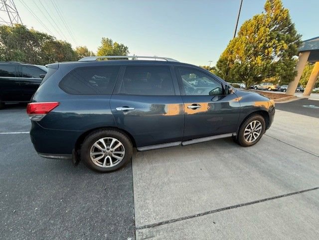 Used 2013 Nissan Pathfinder SV w/ Cargo Pkg AWD/4WD image 5