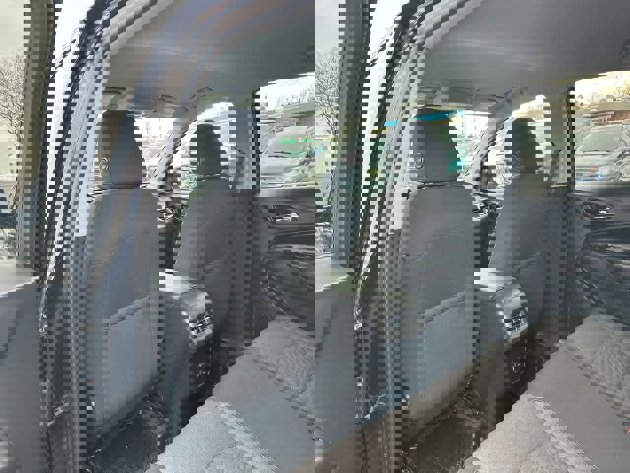 Used 2020 Chevrolet Equinox LT image 23