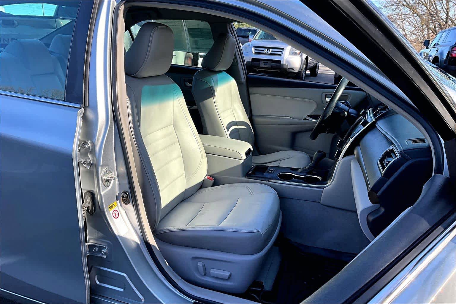 Used 2015 Toyota Camry XLE FWD image 8