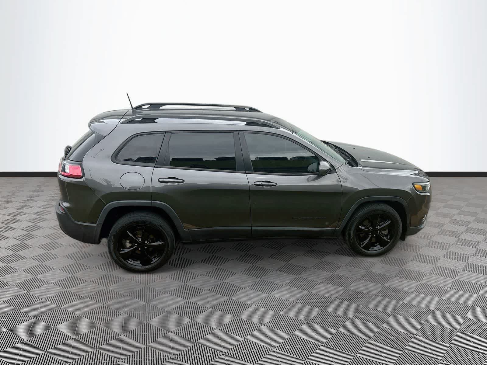Used 2021 Jeep Cherokee Latitude Plus FWD image 4