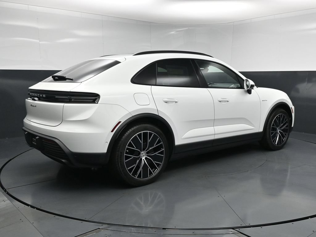 New 2026 Porsche Macan 4 Electric AWD/4WD image 10
