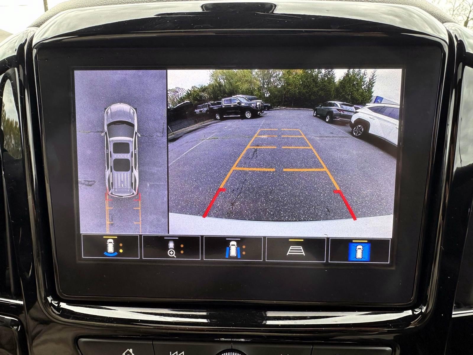 Used 2023 Chevrolet Traverse RS AWD/4WD image 22