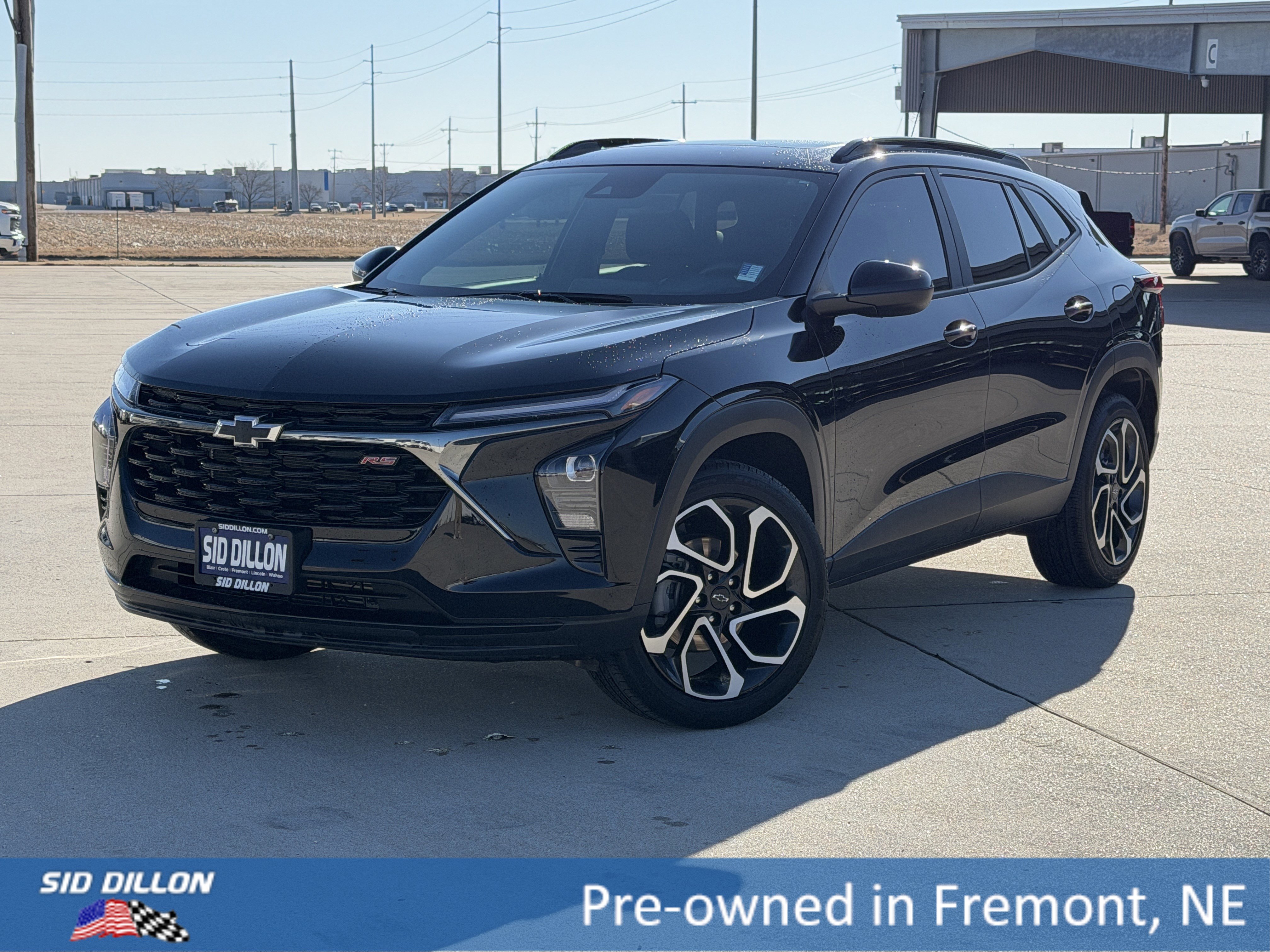 Used 2025 Chevrolet Trax RS w/ Sunroof Package FWD image 1