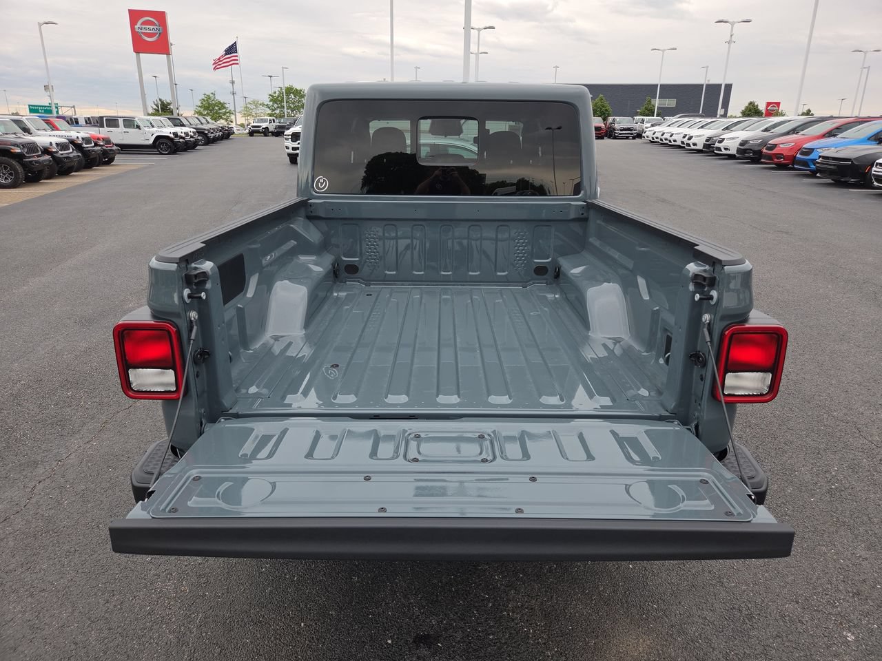 New 2026 Jeep Gladiator Sport AWD/4WD image 7