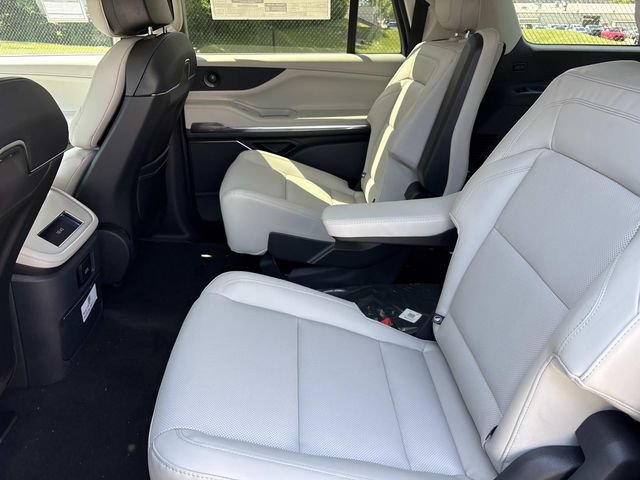 New 2026 Lincoln Navigator L Premier AWD/4WD image 18