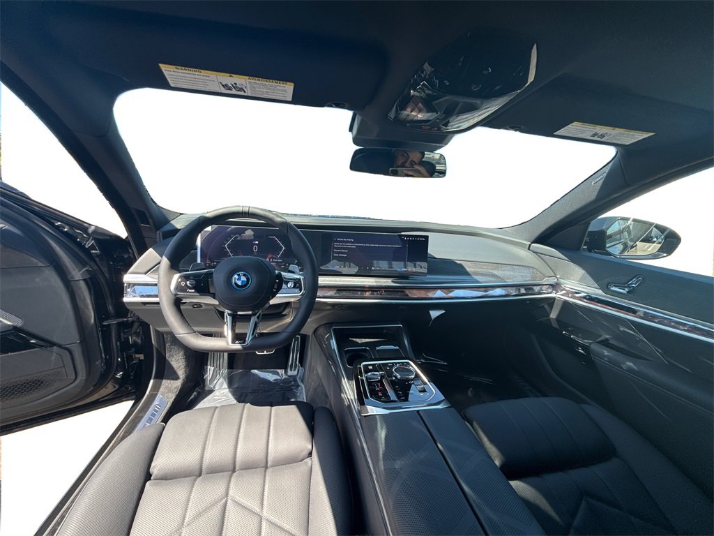 New 2026 BMW 750e xDrive image 19