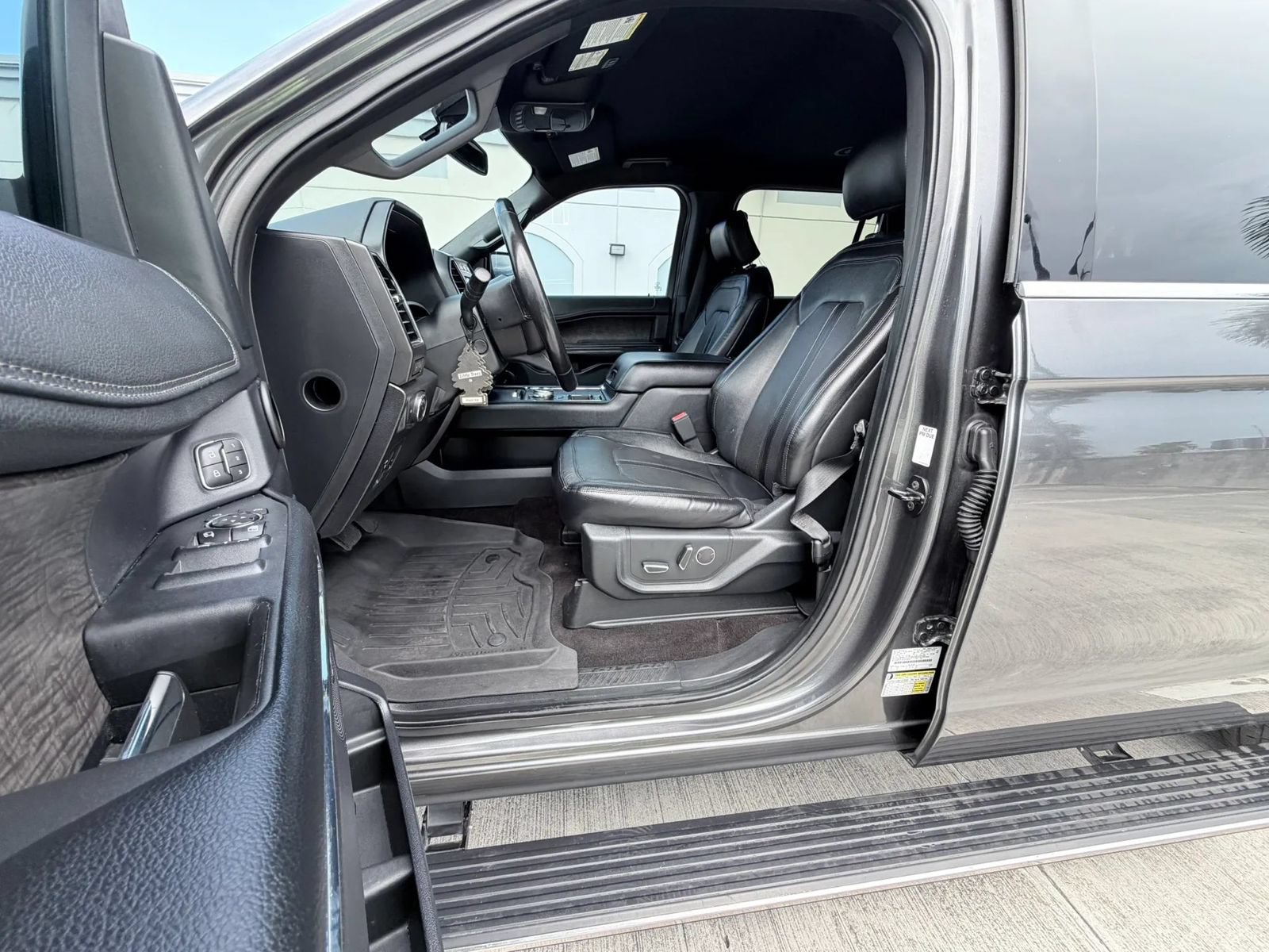 Used 2020 Ford Expedition Max Limited RWD image 16