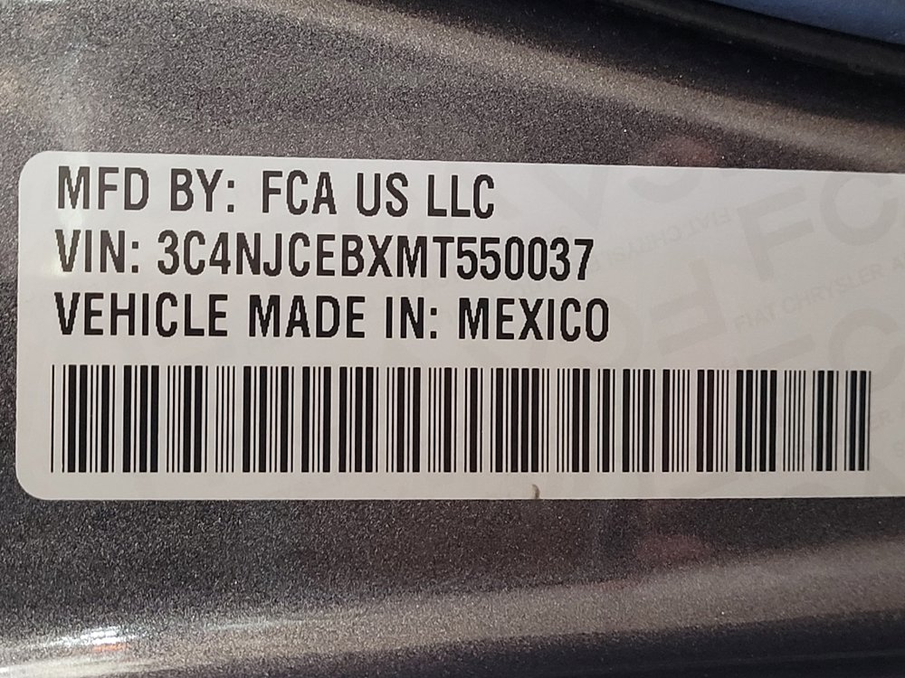 Used 2021 Jeep Compass Latitude w/ Driver Assistance Group image 33