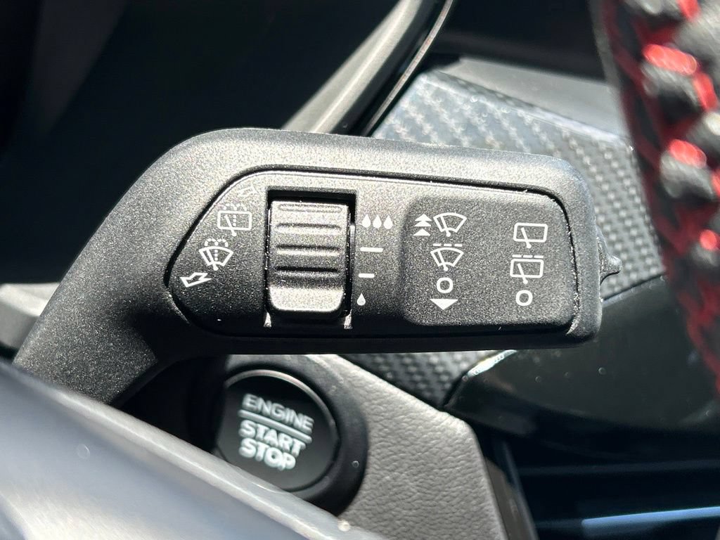 Used 2025 Ford Escape ST-Line Select AWD/4WD image 28