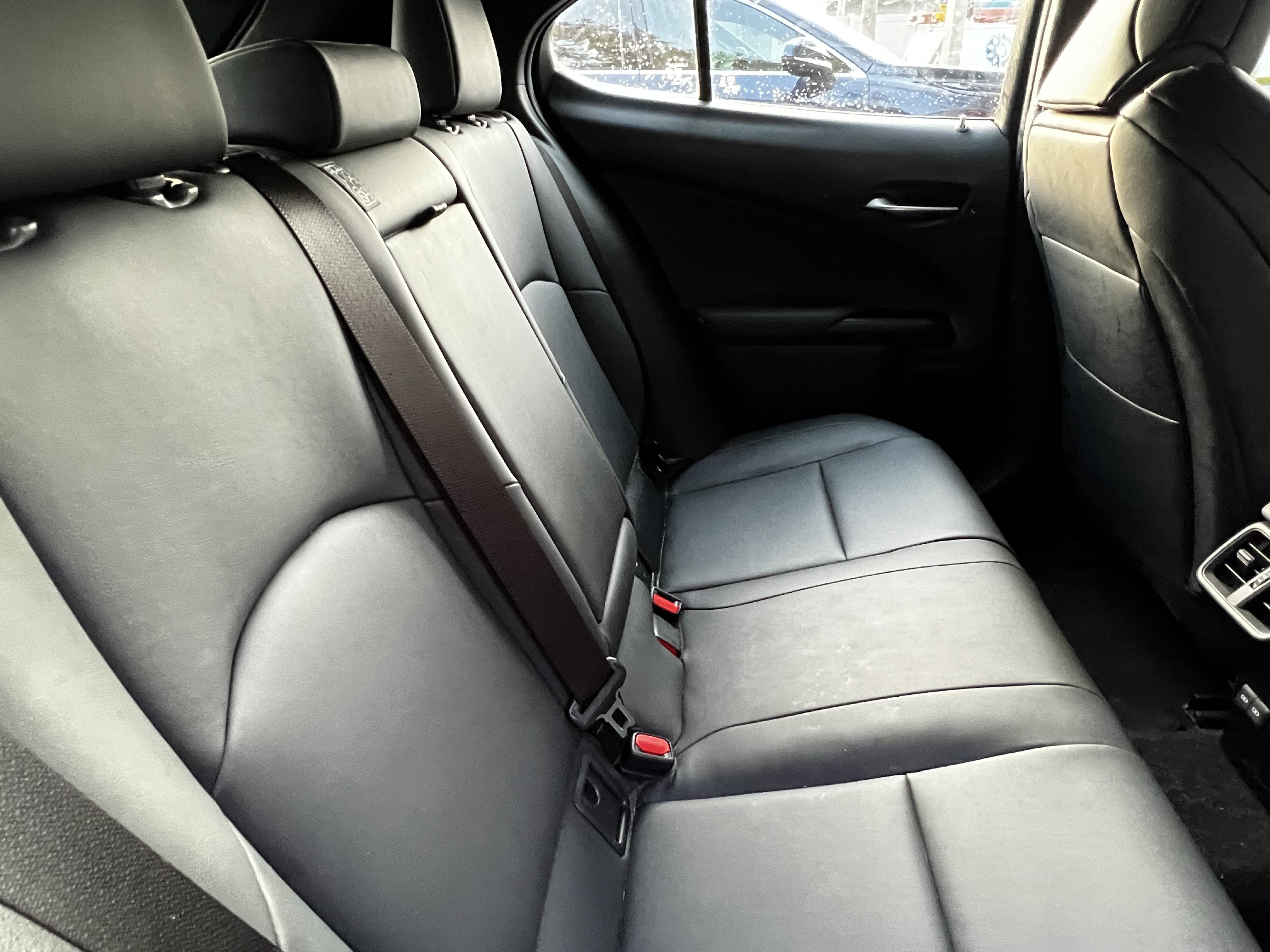 Used 2023 Lexus UX 250h F Sport image 41