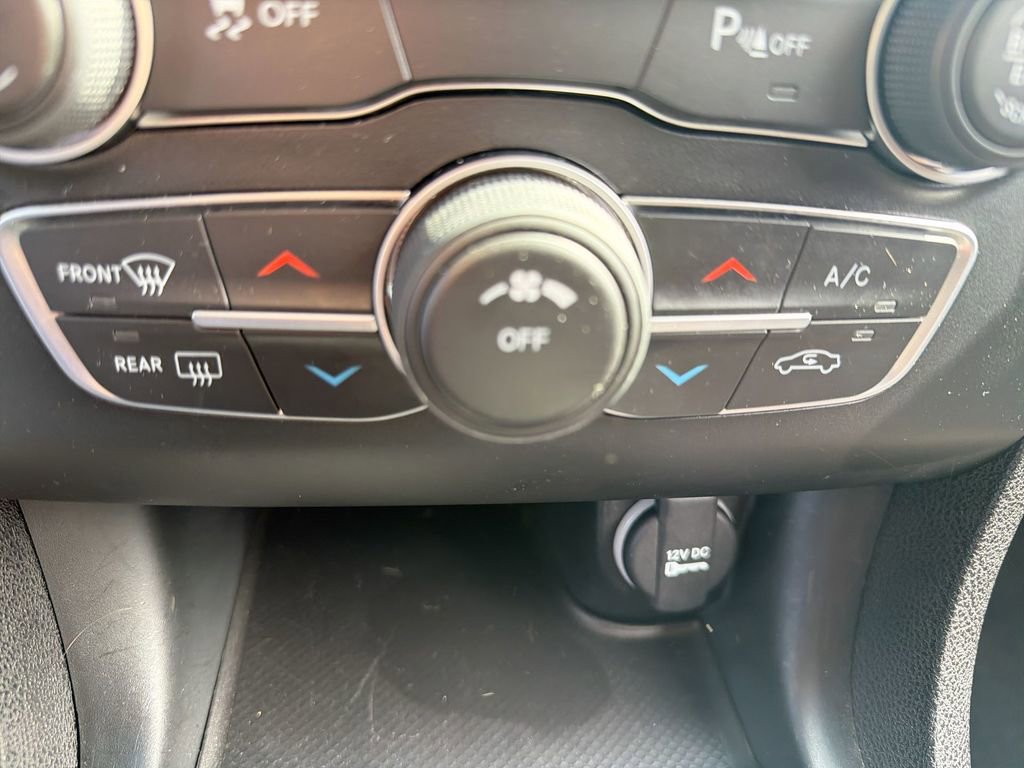 Used 2023 Dodge Charger SXT RWD image 16