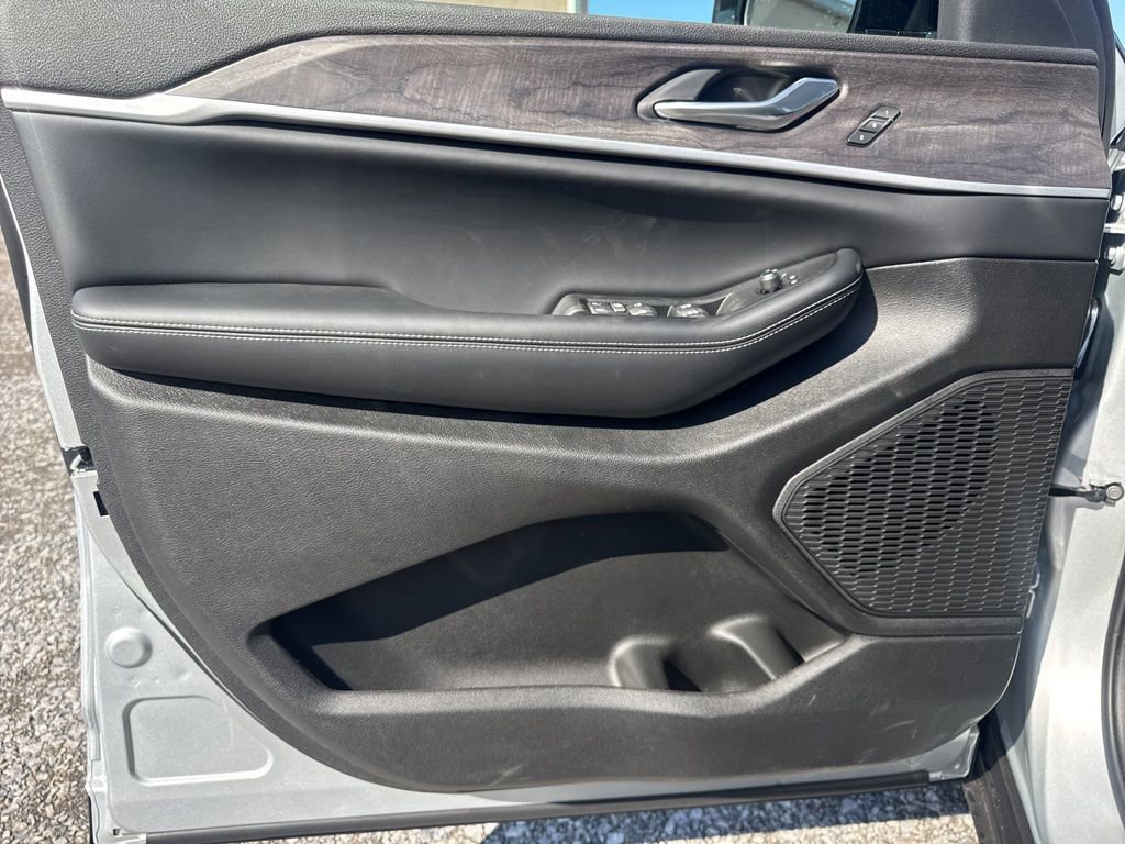 New 2025 Jeep Grand Cherokee Limited image 29