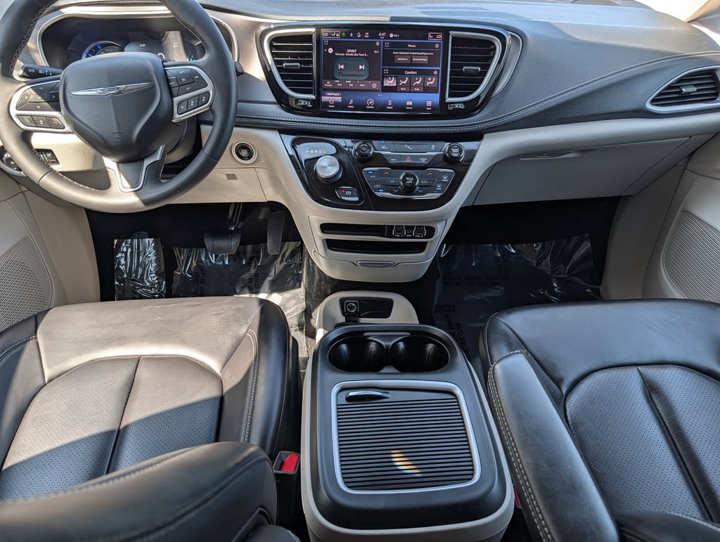 Used 2023 Chrysler Pacifica Touring-L FWD image 18