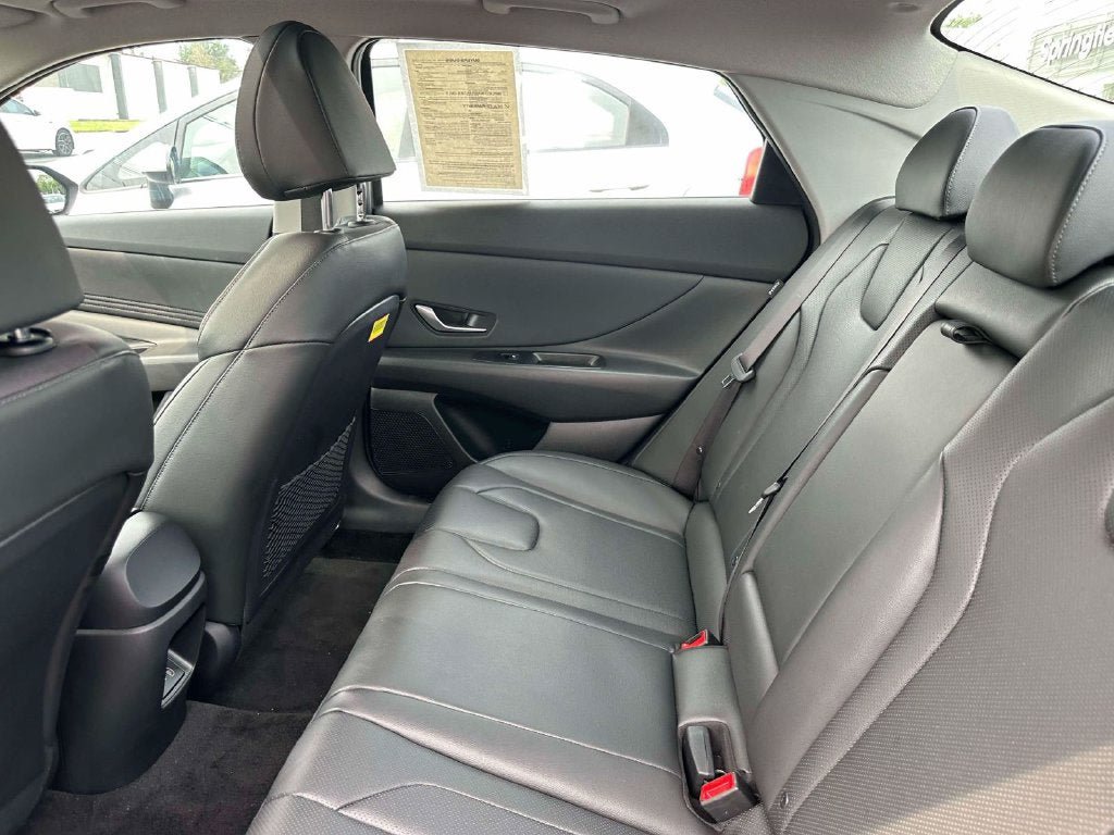 Used 2025 Hyundai Elantra Limited w/ Cargo Package FWD image 10