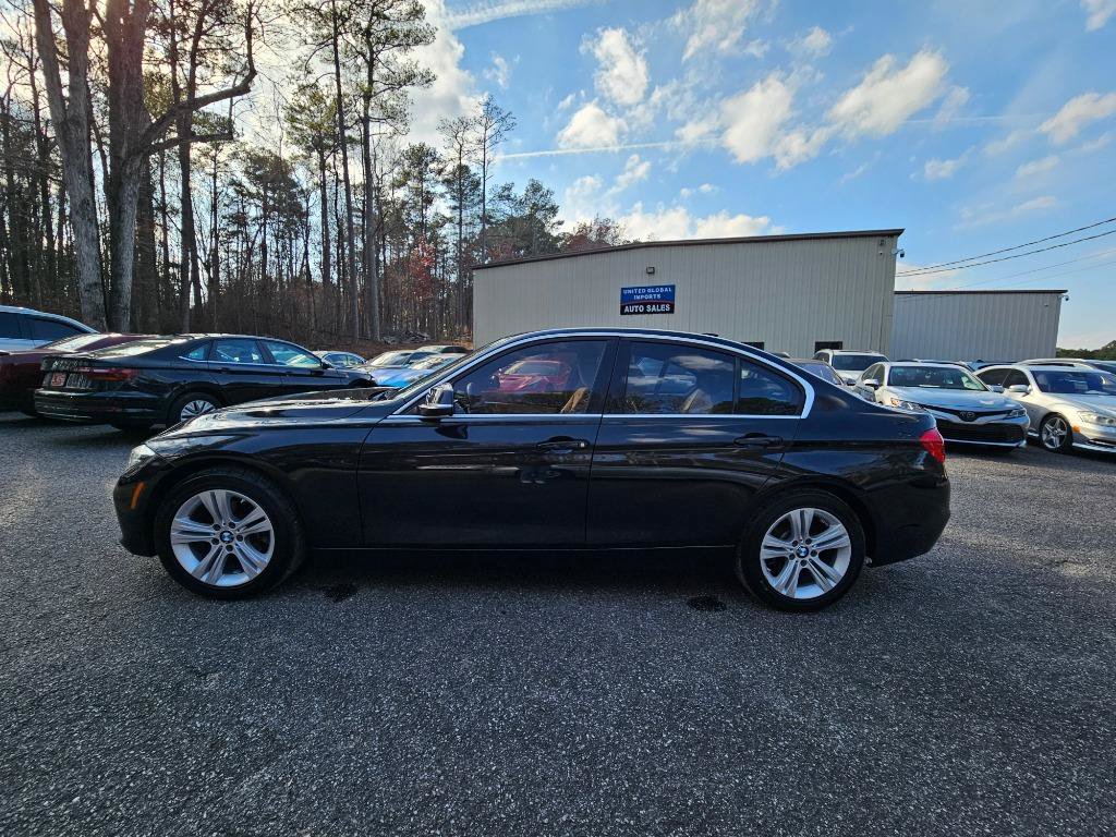 Used 2018 BMW 330i xDrive Sedan w/ Premium Package AWD/4WD image 4