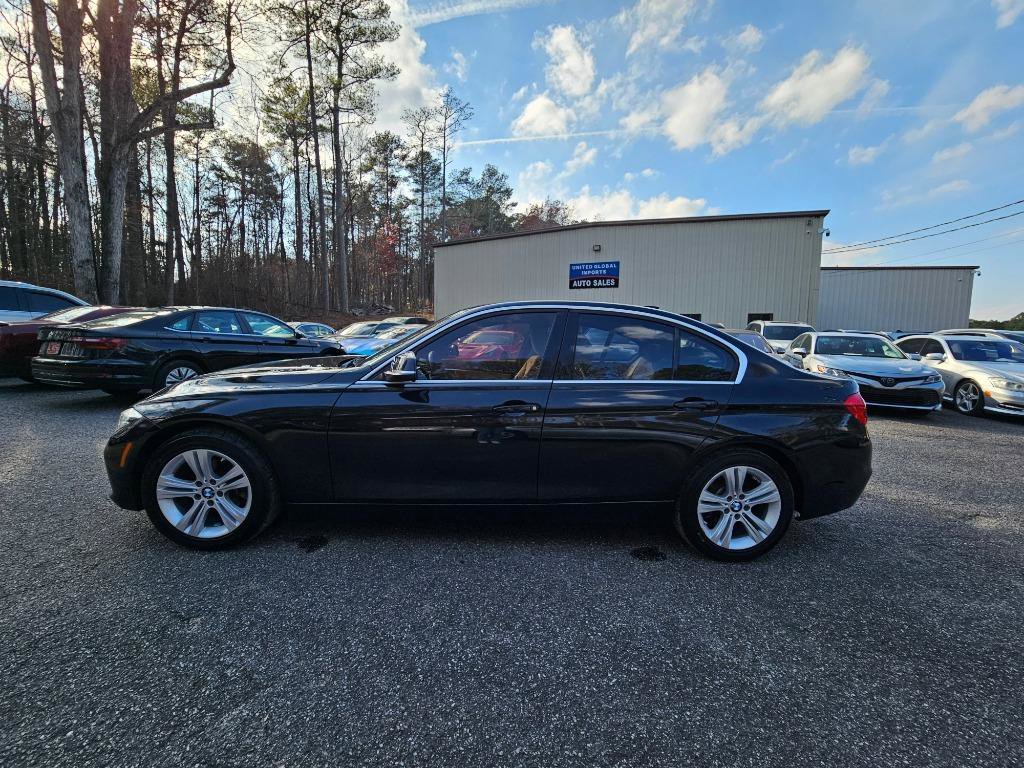 Used 2018 BMW 330i xDrive Sedan w/ Premium Package AWD/4WD image 4