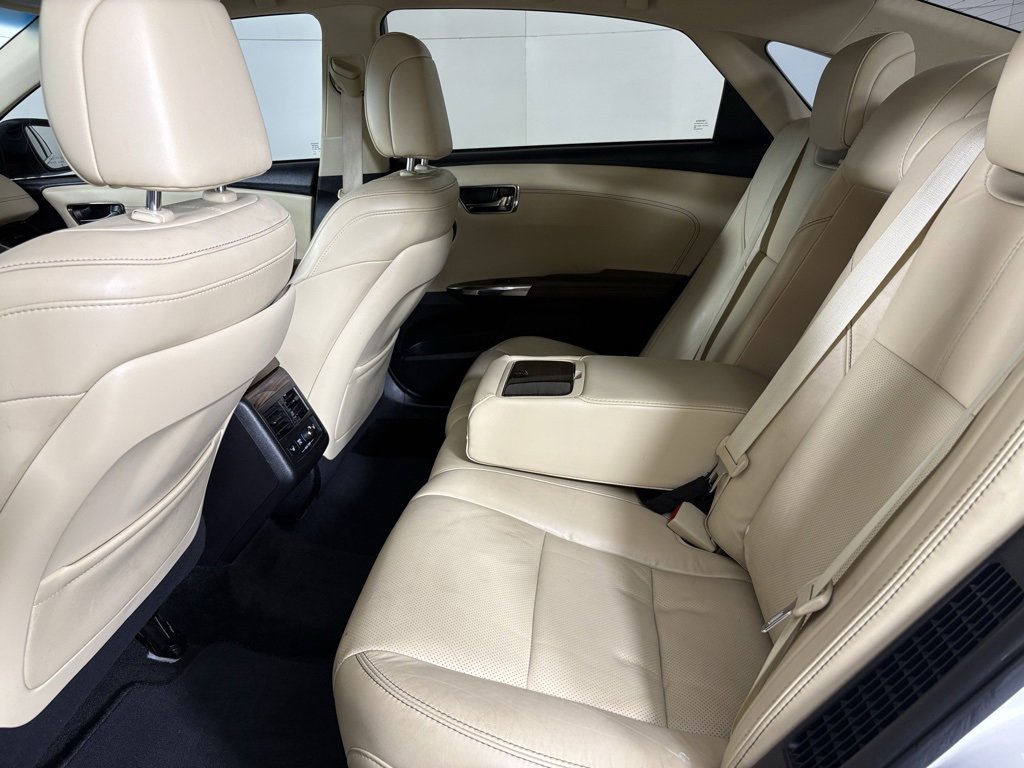 Used 2015 Toyota Avalon Limited image 36