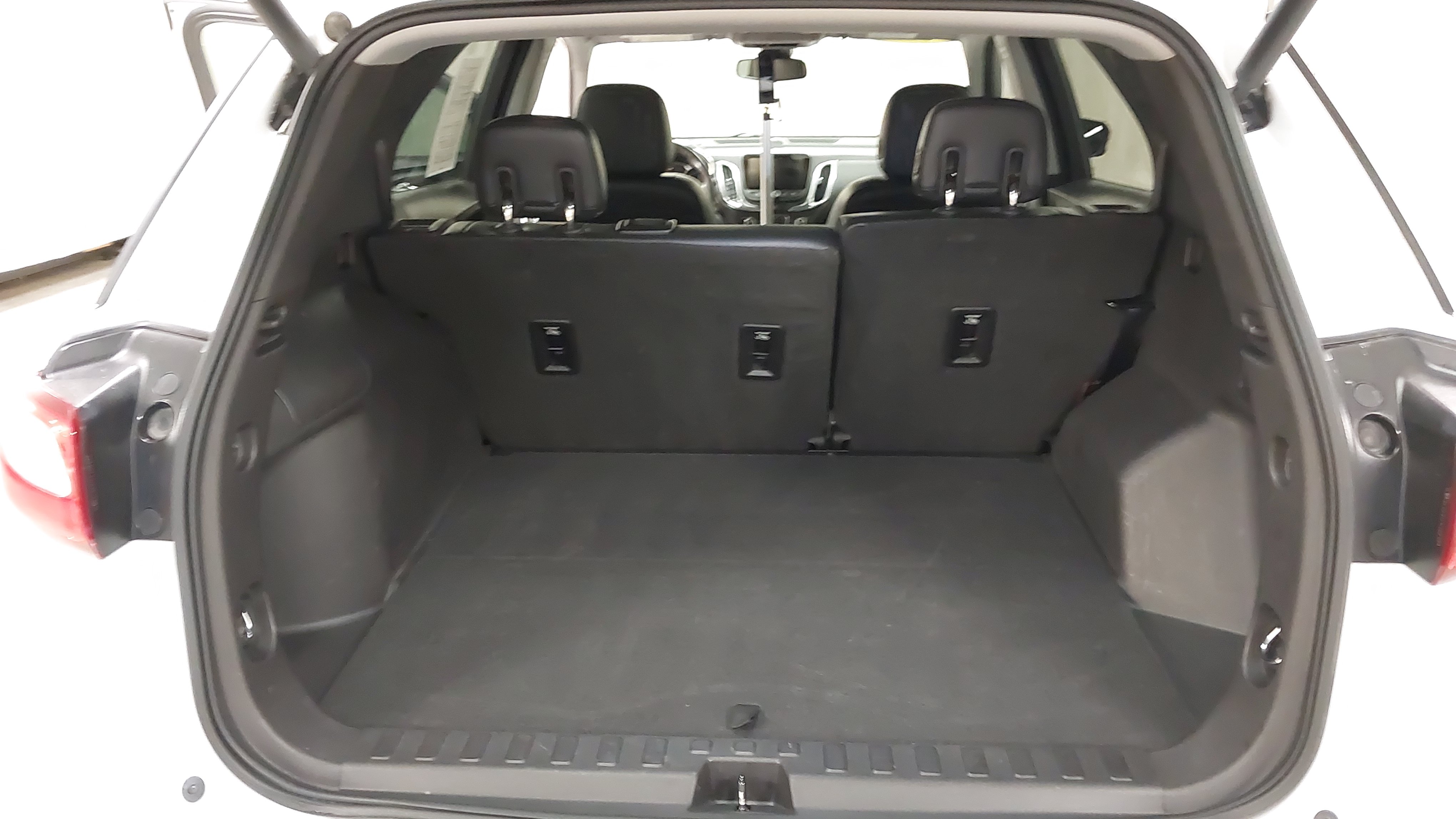 Used 2018 Chevrolet Equinox Premier AWD/4WD image 27